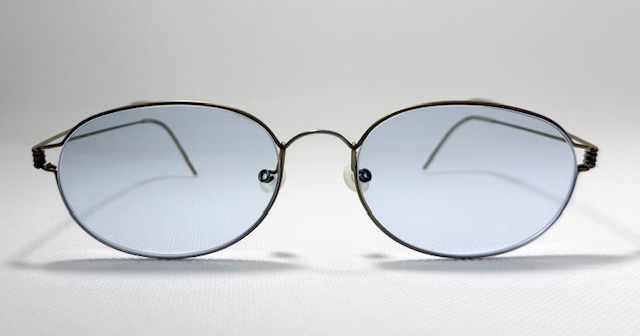 レンズ交換費用　税込み：18,000円　度入り　ネオコントラスト調光グレー可視調光レンズ・UVプラス